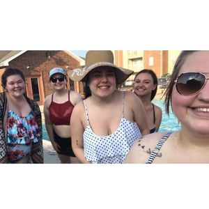 Meet your Posher, Candace